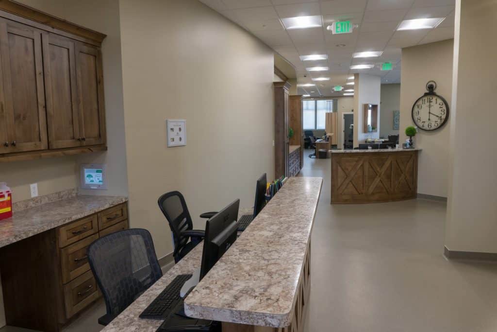 Desk - pain management idaho falls